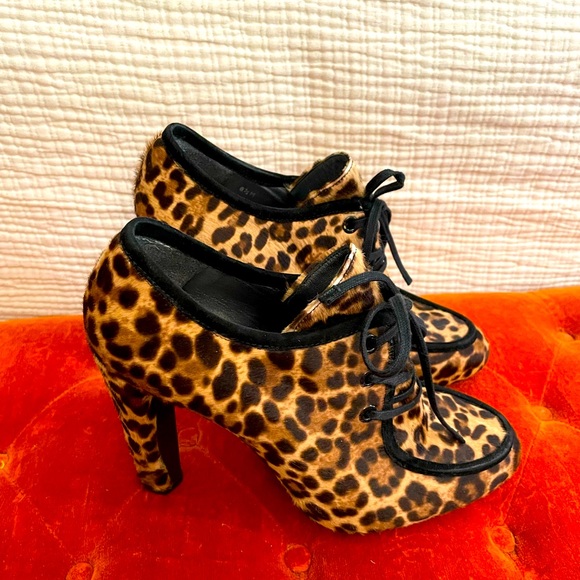 Stuart Weitzman Shoes - Stuart Weitzman leopard platform oxfords